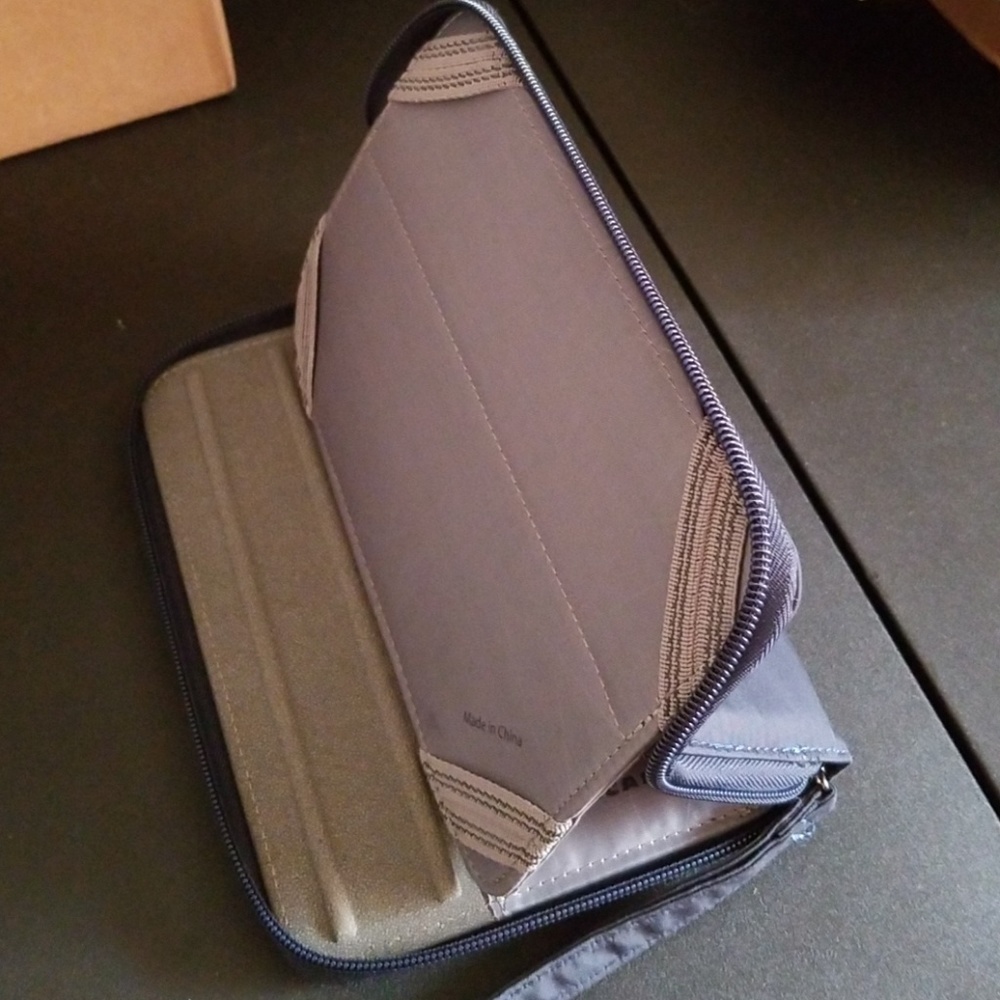 Tablet/E-Reader Case - image 4